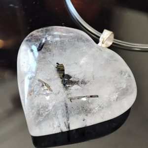 Pendentif coeur quartz tourmaline