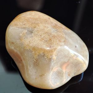 pierre roulée calcédoine marron