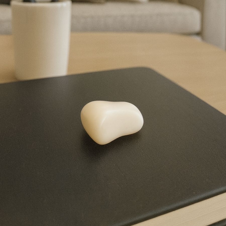 Pierre roulée opale blanche